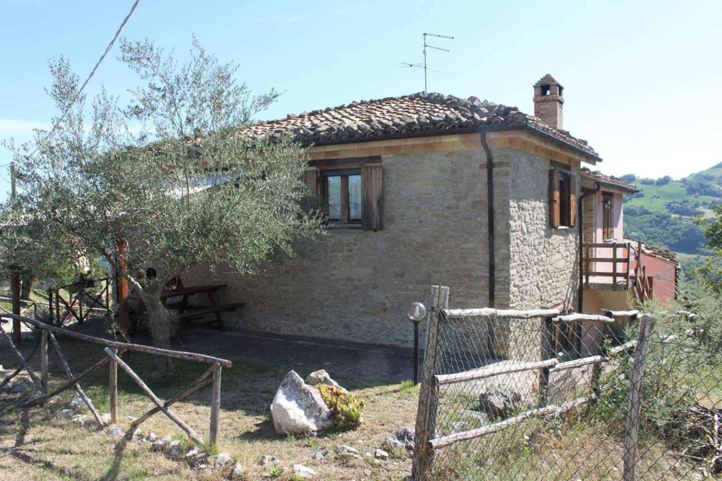 La Via Del Parco Villa Arsita Luaran gambar